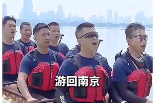 当时发生了什么？梅西将球射向皇马球迷，引来现场一片嘘声